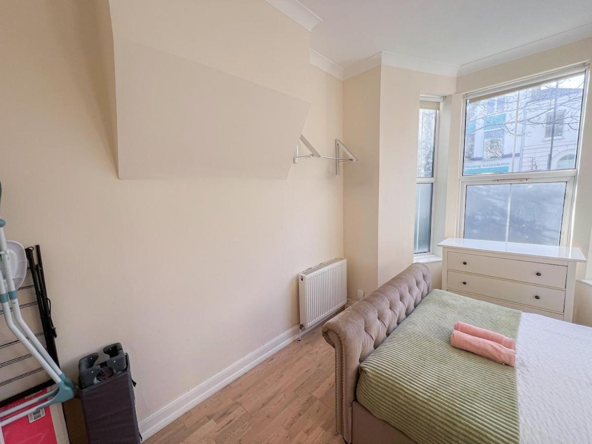 Apartamento 1-bedroom Flat With Small Garden & Paid Parking In Finsbury Park, Highbury Londres