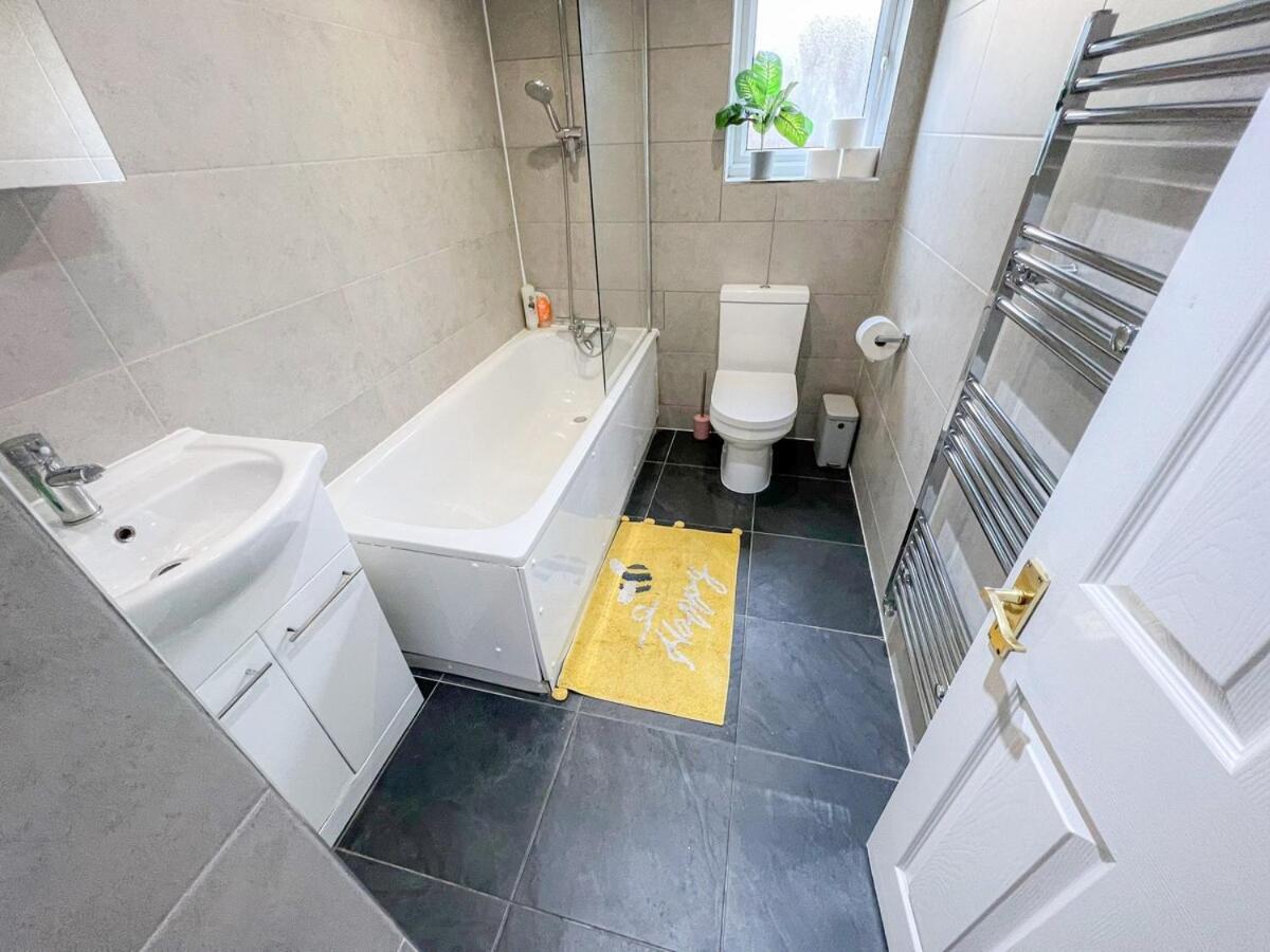 Apartamento 1-bedroom Flat With Small Garden & Paid Parking In Finsbury Park, Highbury