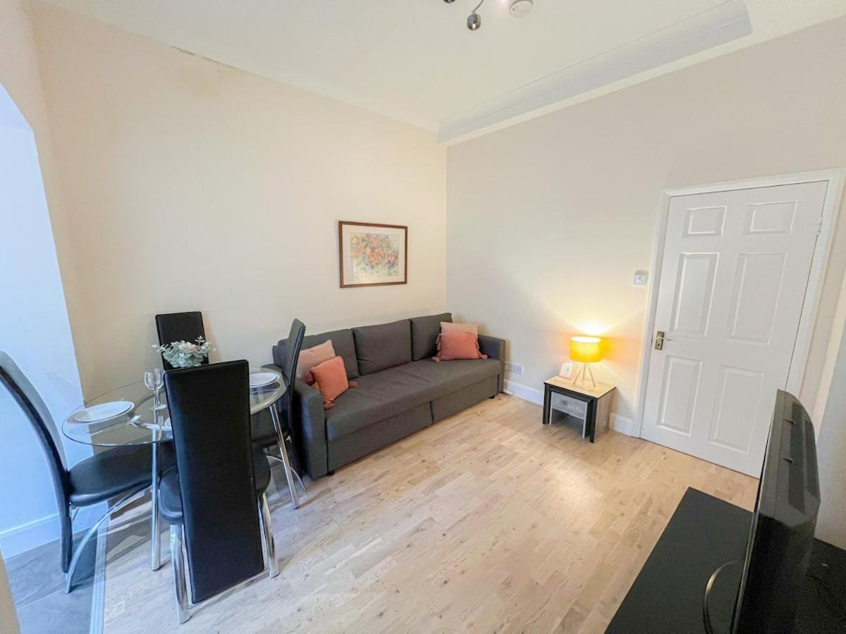 Apartamento 1-bedroom Flat With Small Garden & Paid Parking In Finsbury Park, Highbury *
