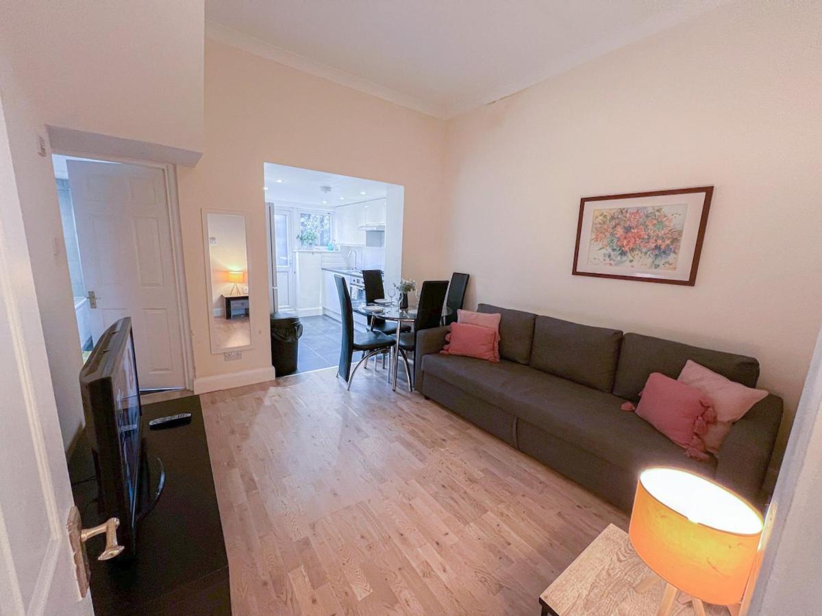 Apartamento 1-bedroom Flat With Small Garden & Paid Parking In Finsbury Park, Highbury