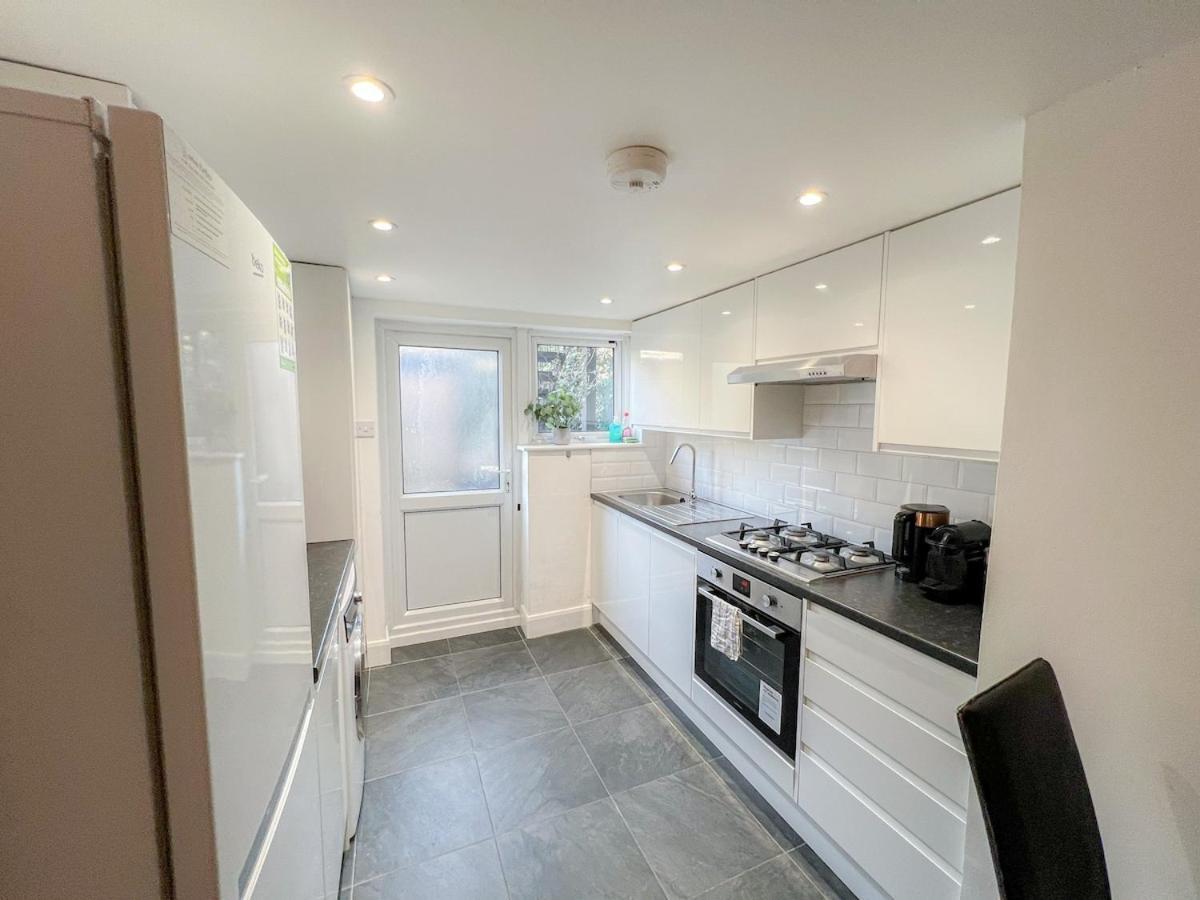 Apartamento 1-bedroom Flat With Small Garden & Paid Parking In Finsbury Park, Highbury *