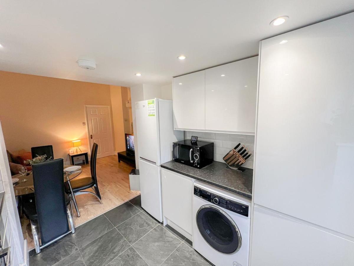 Apartamento 1-bedroom Flat With Small Garden & Paid Parking In Finsbury Park, Highbury Londres