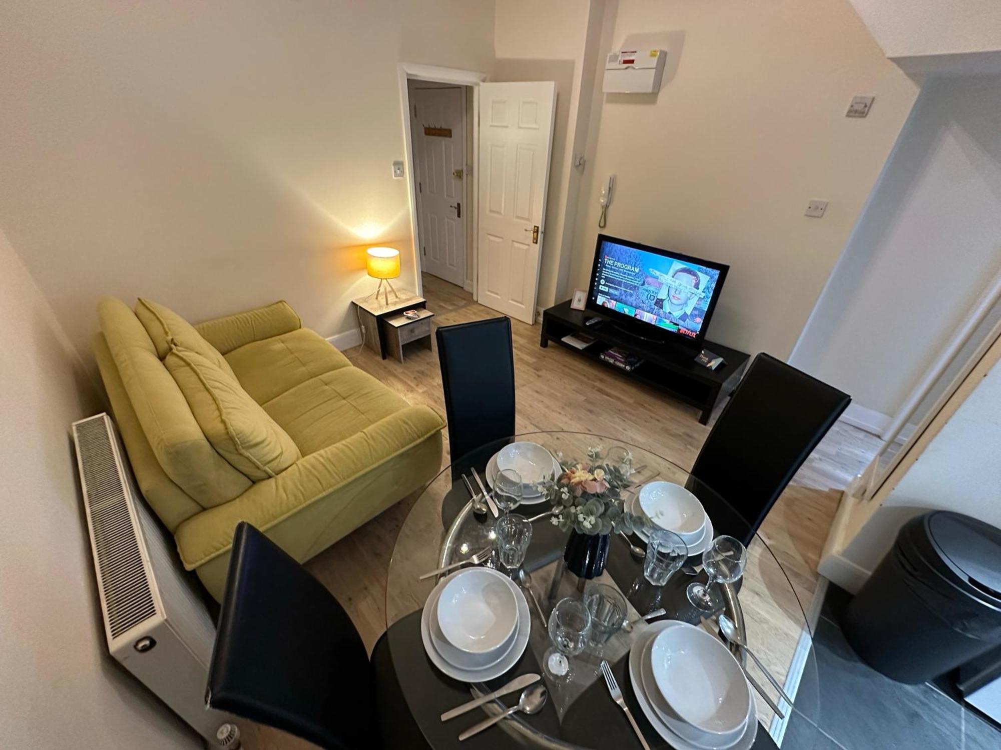 1-bedroom Flat With Small Garden & Paid Parking In Finsbury Park, Highbury Apartamento *